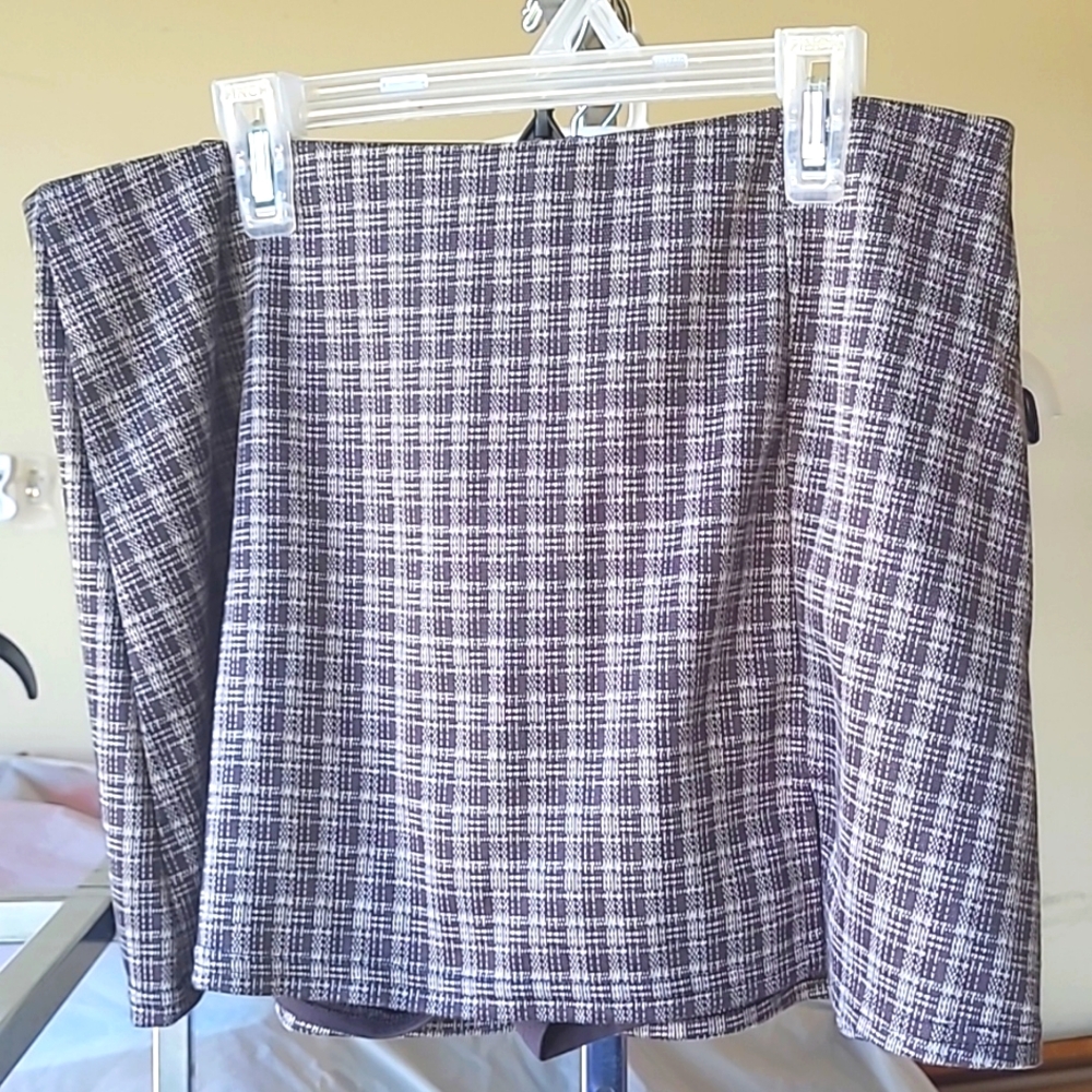 American Eagle Outfitters Plaid Brown and Cream Skort